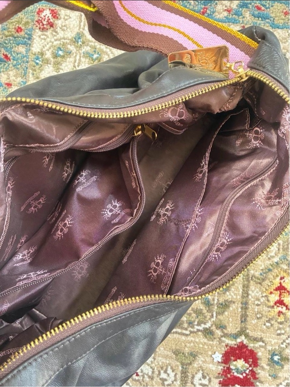 Christine Price black leather shoulder bag with gold hardware - Picture 5 of 7